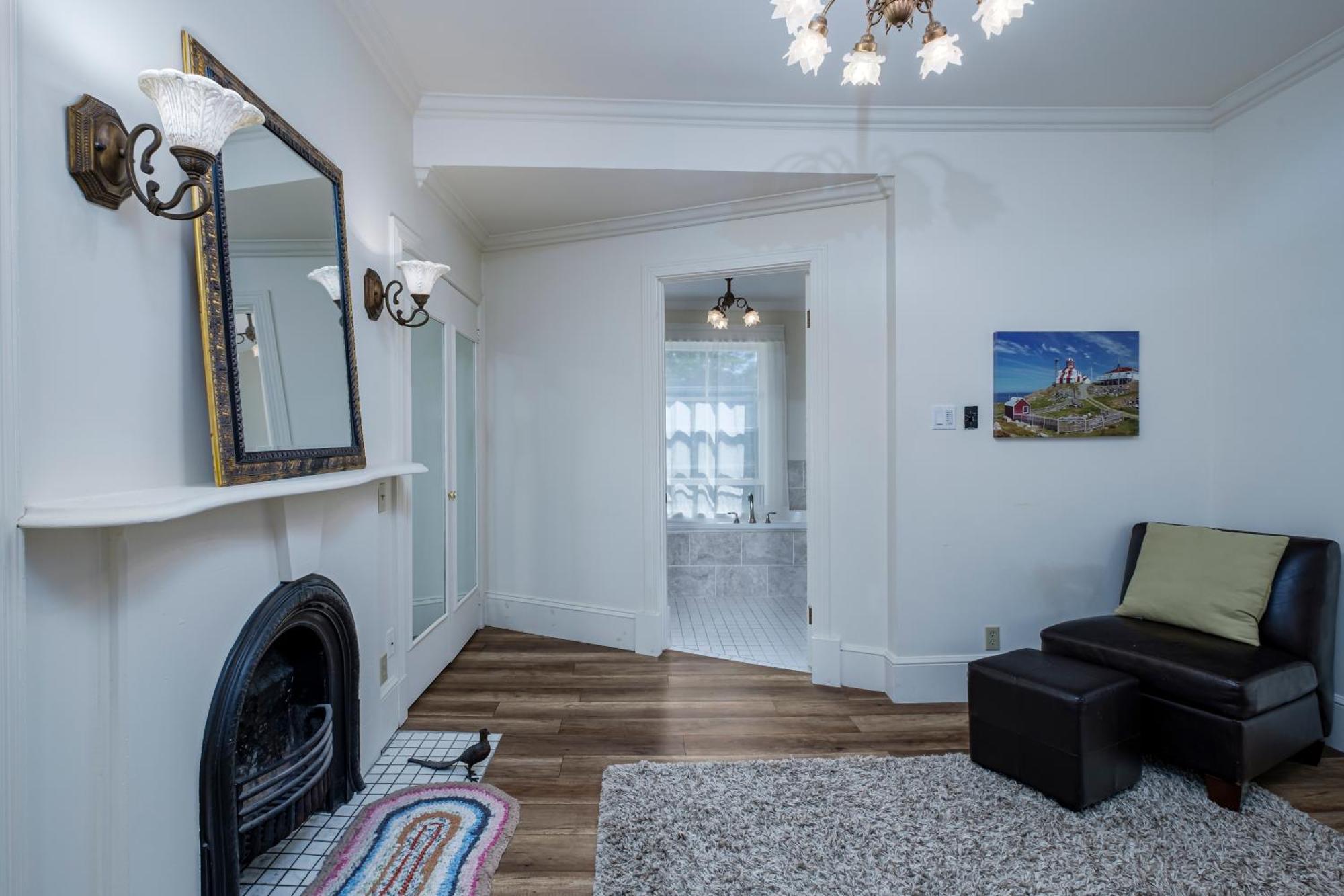 The Elizabeth Manor Guesthouse 세인트존스 외부 사진