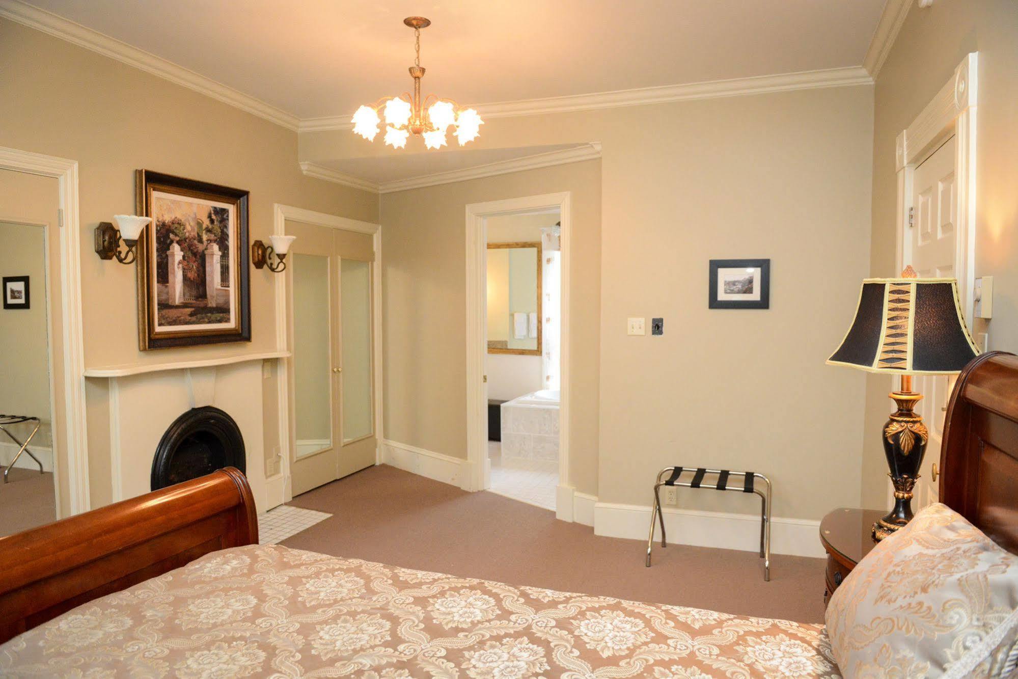 The Elizabeth Manor Guesthouse 세인트존스 외부 사진