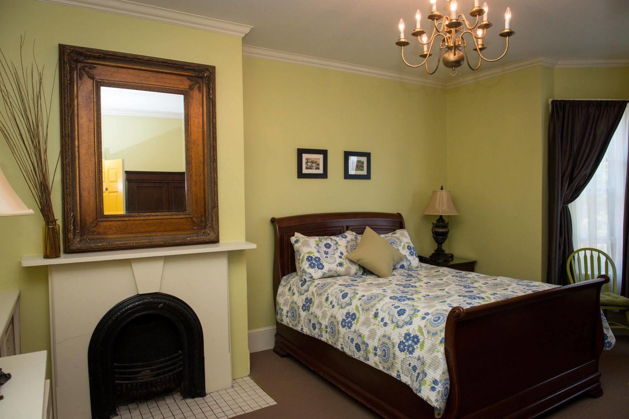 The Elizabeth Manor Guesthouse 세인트존스 외부 사진